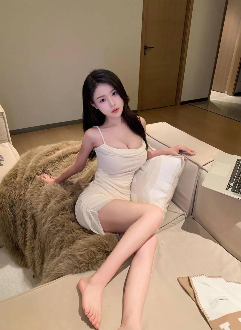 夜雨敲窗，茶香伴音——一场自然的交响乐